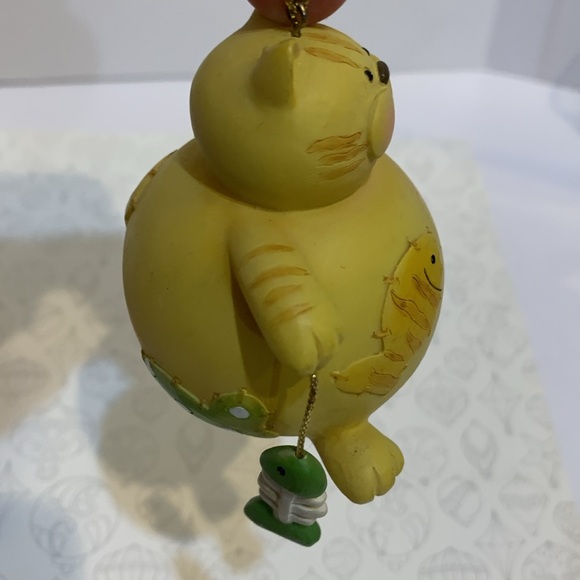 Fat cat w fish ornament - Picture 3 of 13